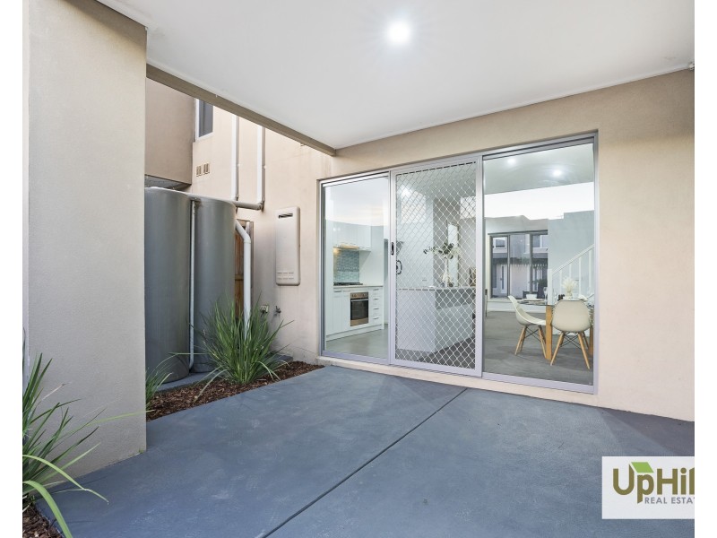10 Aviara Walk, Cranbourne VIC 3977
