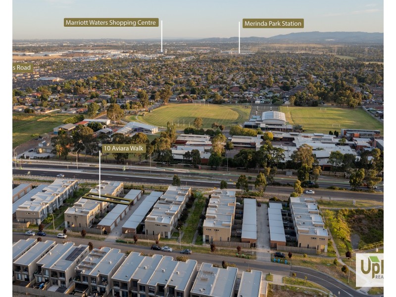 10 Aviara Walk, Cranbourne VIC 3977