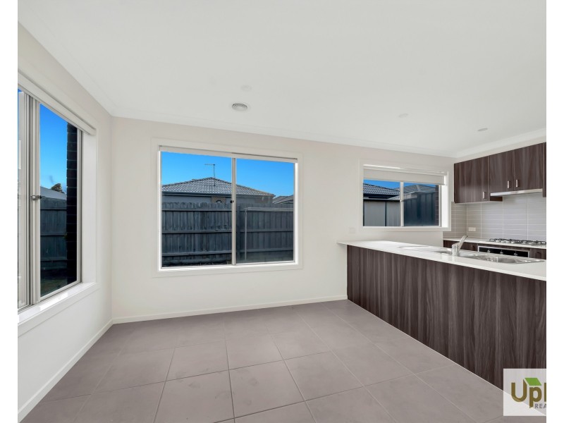 3 Naso Place, Clyde North VIC 3978