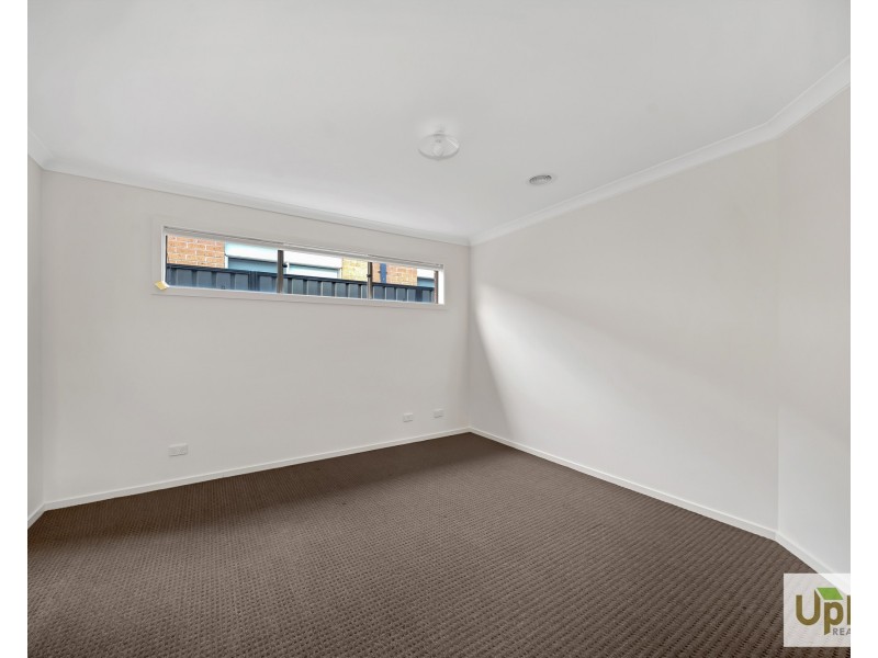 3 Naso Place, Clyde North VIC 3978