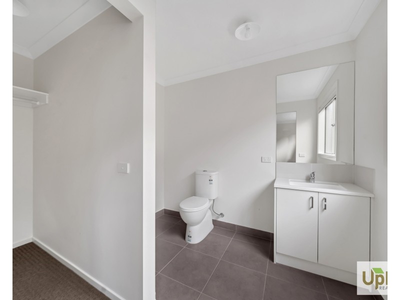 3 Naso Place, Clyde North VIC 3978