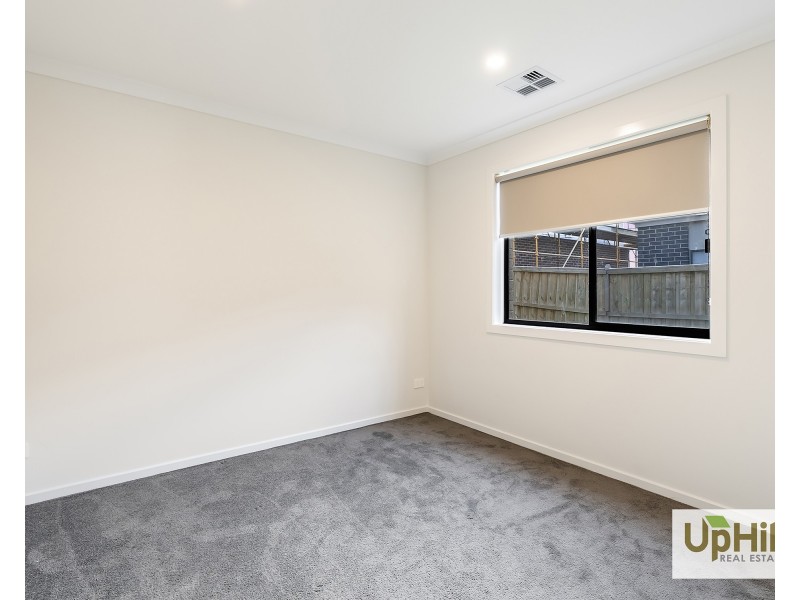 16 Andante Crescent, Clyde VIC 3978