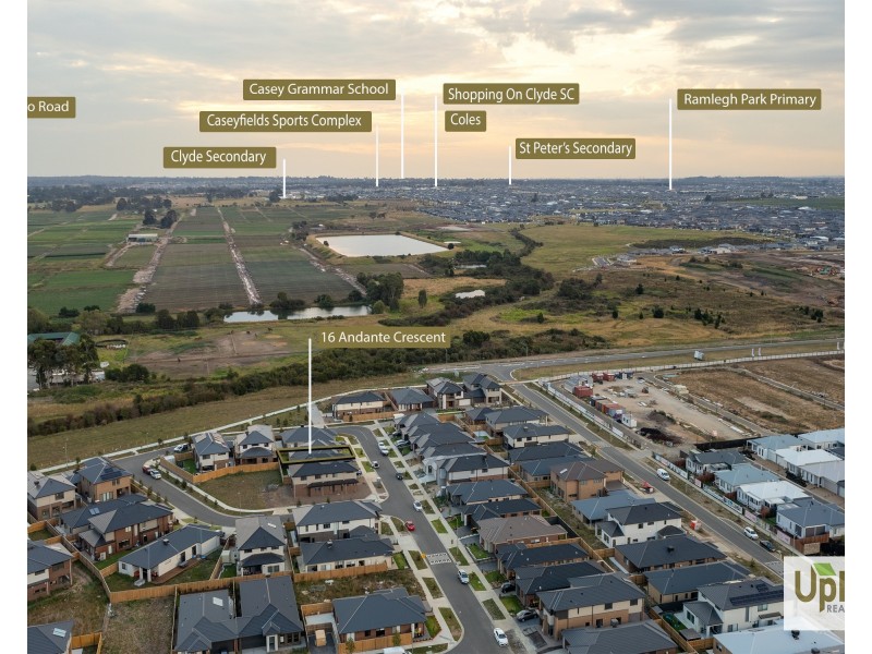 16 Andante Crescent, Clyde VIC 3978