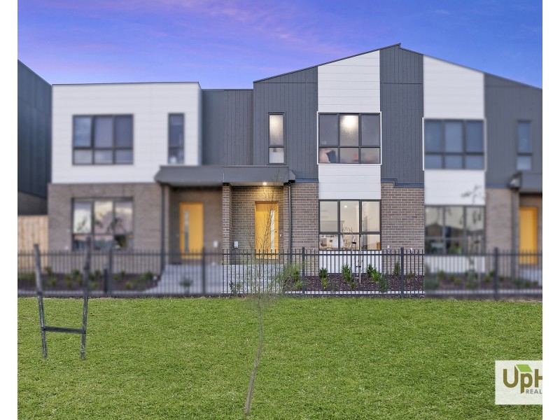 15 Delosperma Mews, Clyde VIC 3978