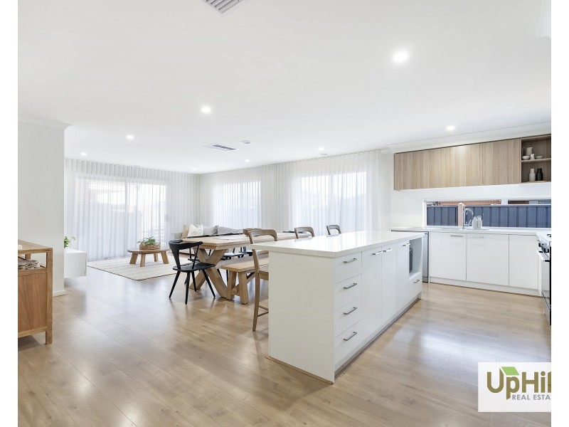 2 Choir Street, Clyde North VIC 3978