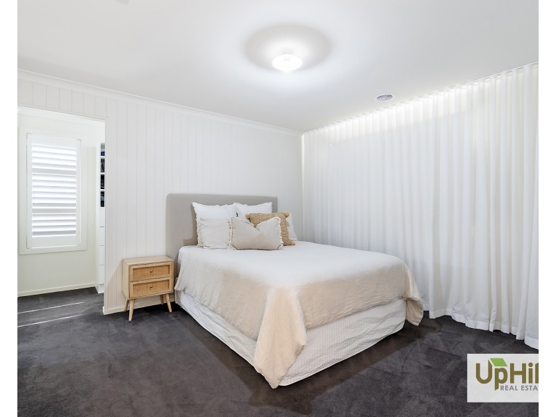 2 Choir Street, Clyde North VIC 3978