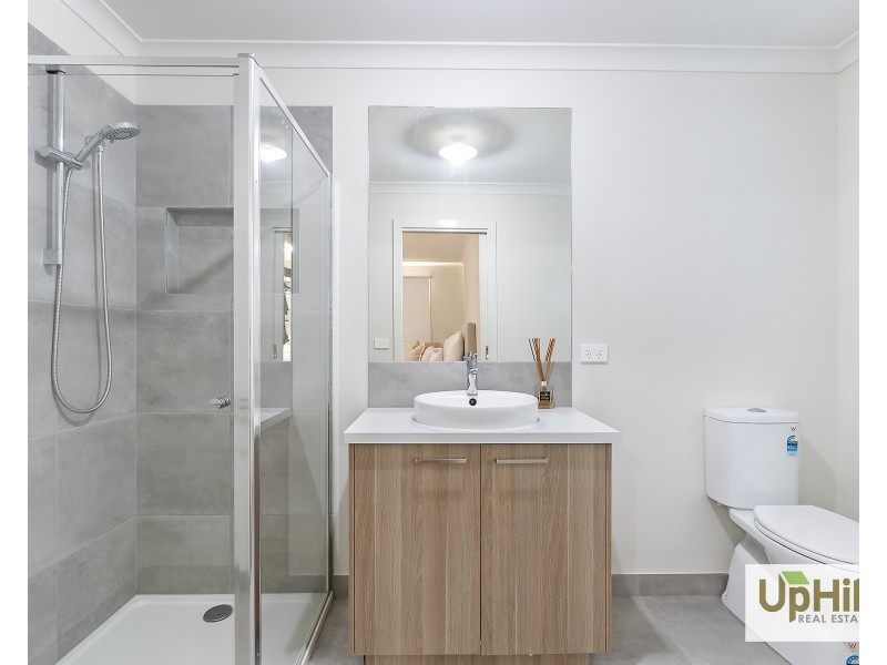 2 Choir Street, Clyde North VIC 3978