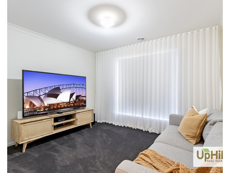 2 Choir Street, Clyde North VIC 3978