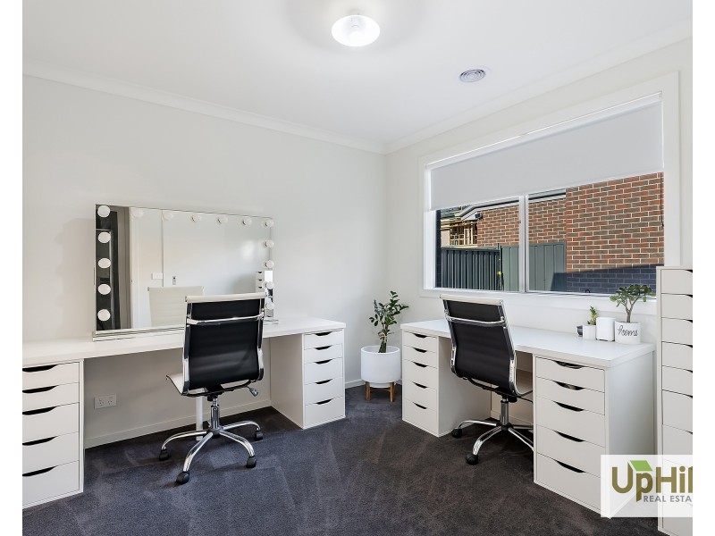 2 Choir Street, Clyde North VIC 3978