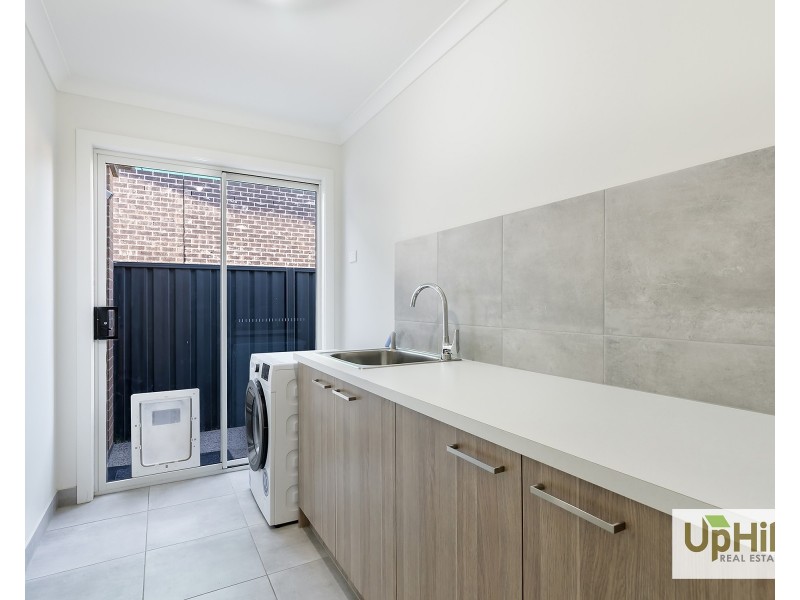 2 Choir Street, Clyde North VIC 3978