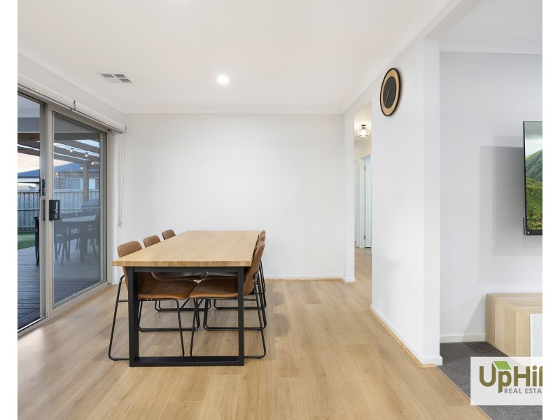 3 Snipe Street, Clyde North VIC 3978