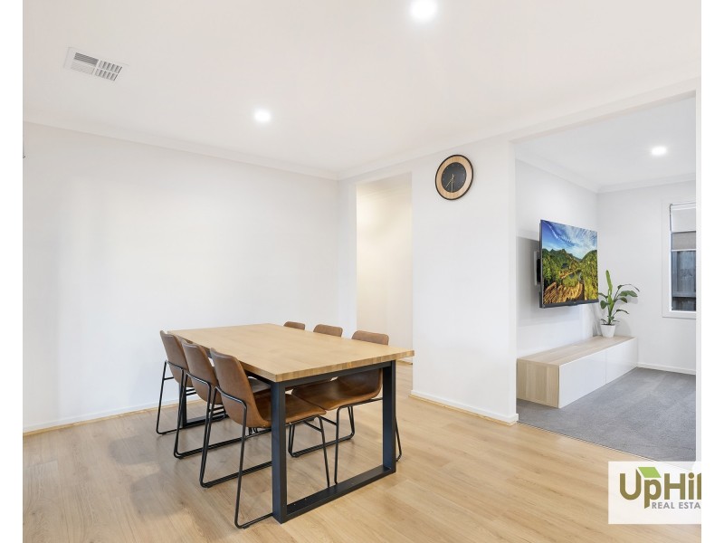 3 Snipe Street, Clyde North VIC 3978