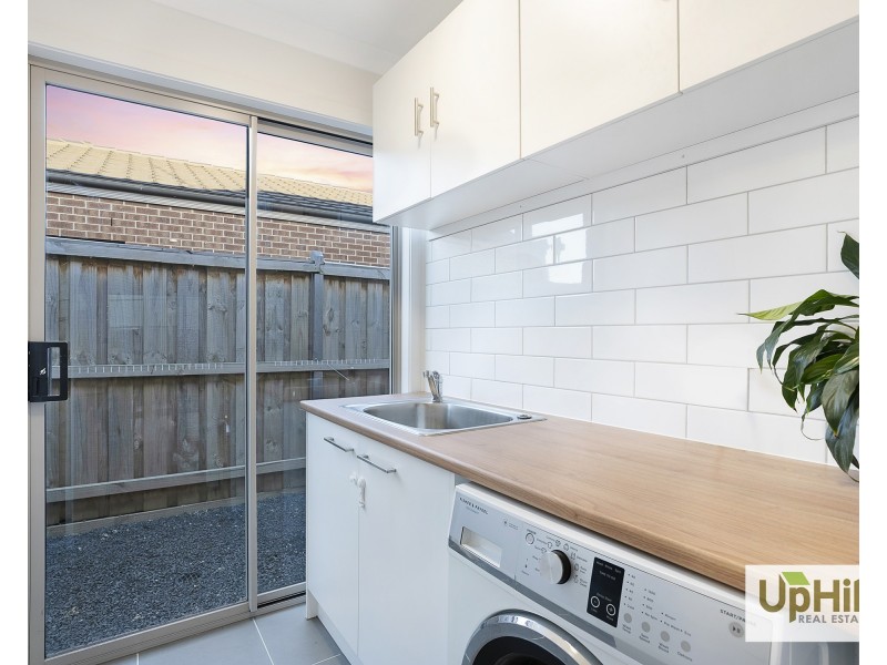 3 Snipe Street, Clyde North VIC 3978