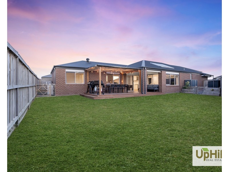 3 Snipe Street, Clyde North VIC 3978