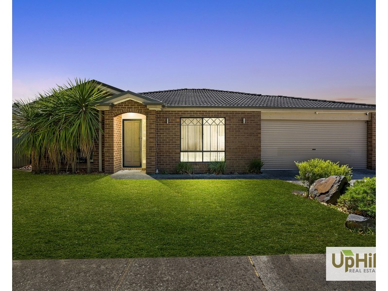 10 Woodchase Court, Cranbourne East VIC 3977