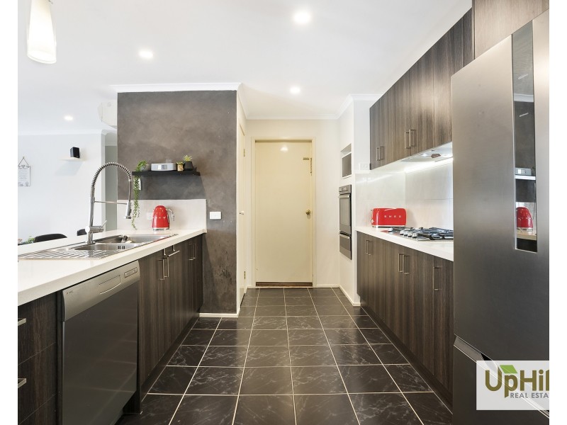 10 Woodchase Court, Cranbourne East VIC 3977