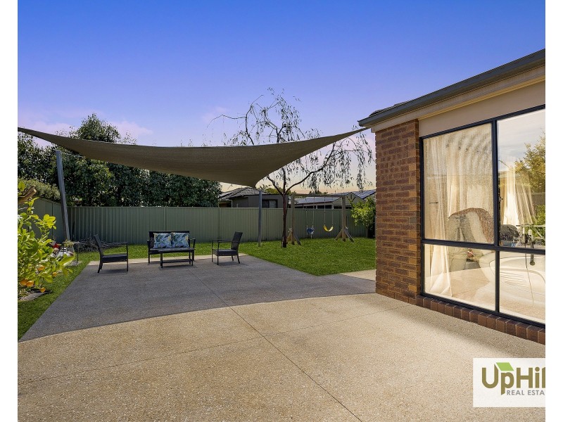 10 Woodchase Court, Cranbourne East VIC 3977