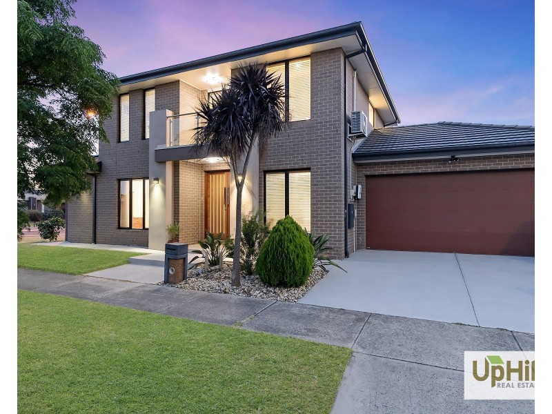 1 Elland Road, Clyde North VIC 3978