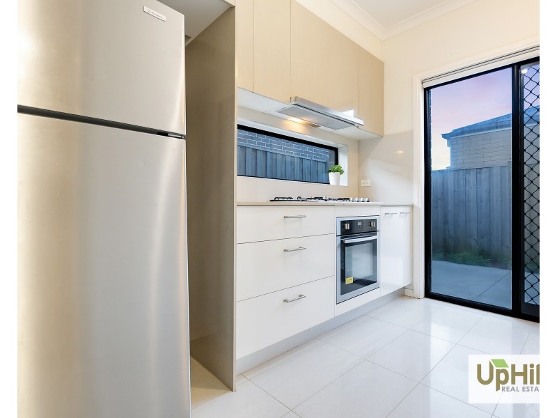 1 Elland Road, Clyde North VIC 3978