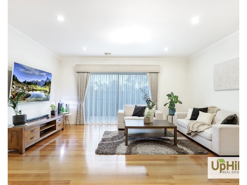 1 Elland Road, Clyde North VIC 3978