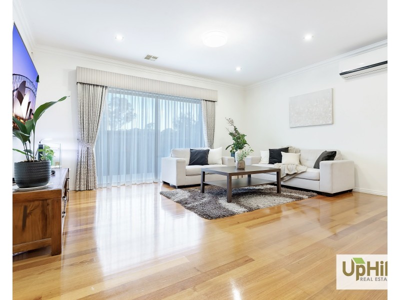 1 Elland Road, Clyde North VIC 3978