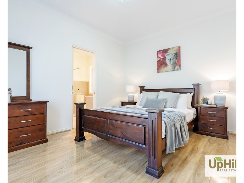 1 Elland Road, Clyde North VIC 3978