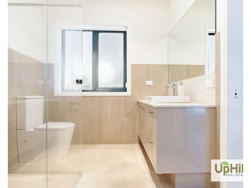 1 Elland Road, Clyde North VIC 3978