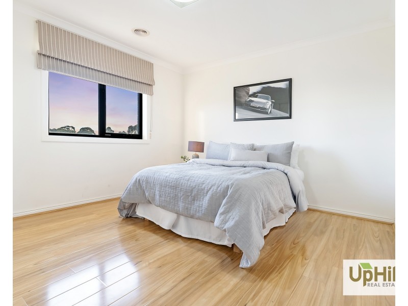 1 Elland Road, Clyde North VIC 3978