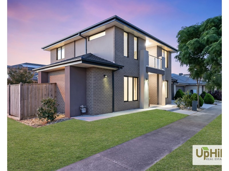 1 Elland Road, Clyde North VIC 3978