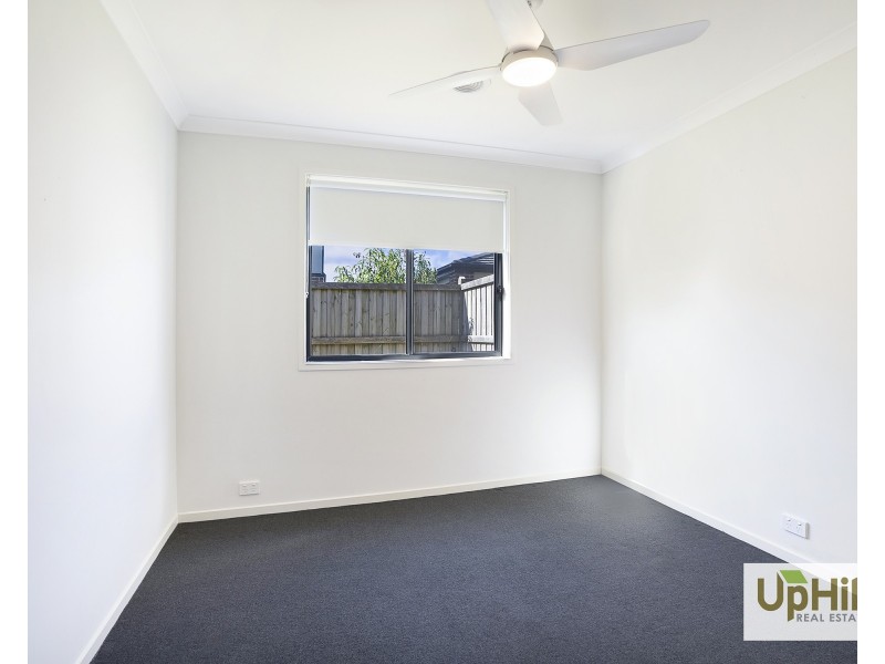 15 Savage Way, Clyde North VIC 3978