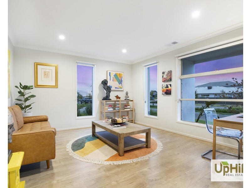 5 Byzantium Mews, Clyde North VIC 3978