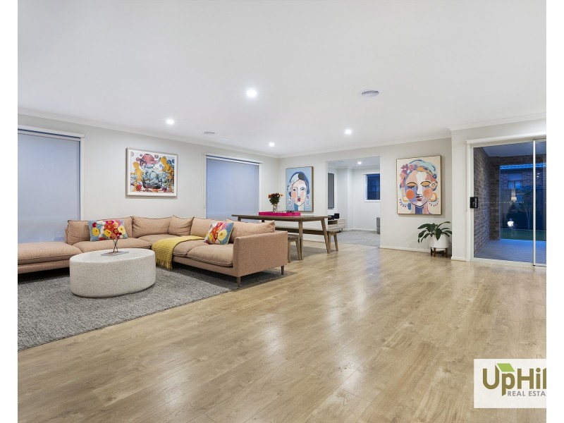 5 Byzantium Mews, Clyde North VIC 3978