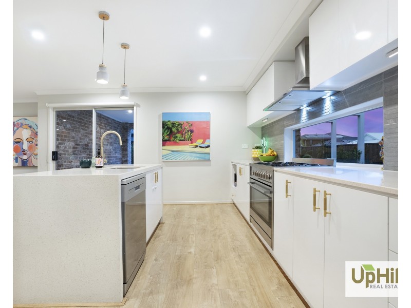 5 Byzantium Mews, Clyde North VIC 3978