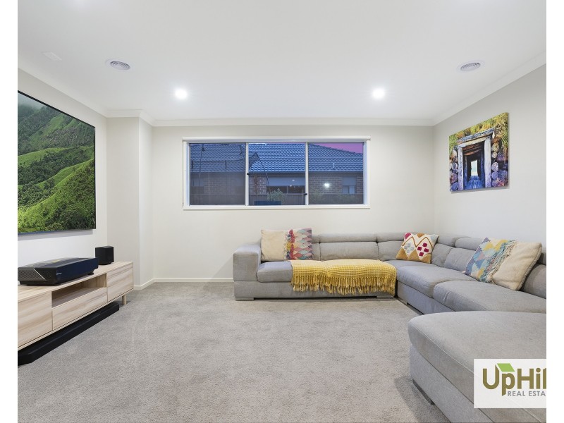 5 Byzantium Mews, Clyde North VIC 3978