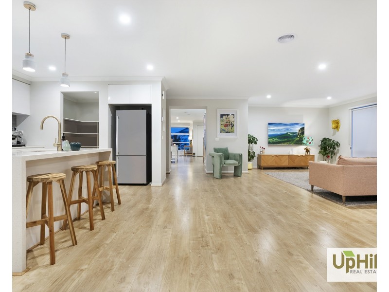 5 Byzantium Mews, Clyde North VIC 3978