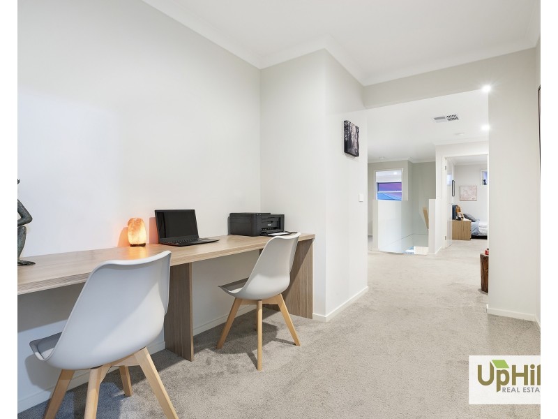 5 Byzantium Mews, Clyde North VIC 3978