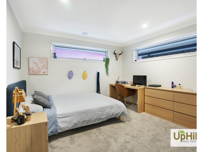 5 Byzantium Mews, Clyde North VIC 3978