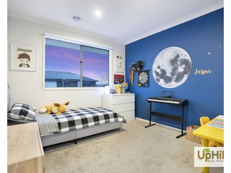 5 Byzantium Mews, Clyde North VIC 3978