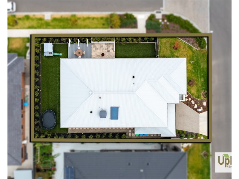 5 Byzantium Mews, Clyde North VIC 3978