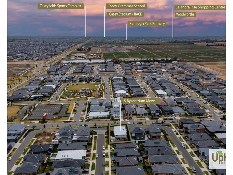 5 Byzantium Mews, Clyde North VIC 3978