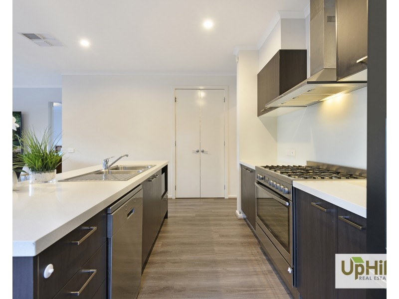 14 Kenyan Avenue, Clyde VIC 3978