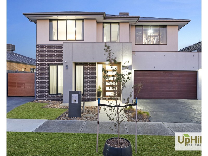 11 Everard Avenue, Clyde North VIC 3978