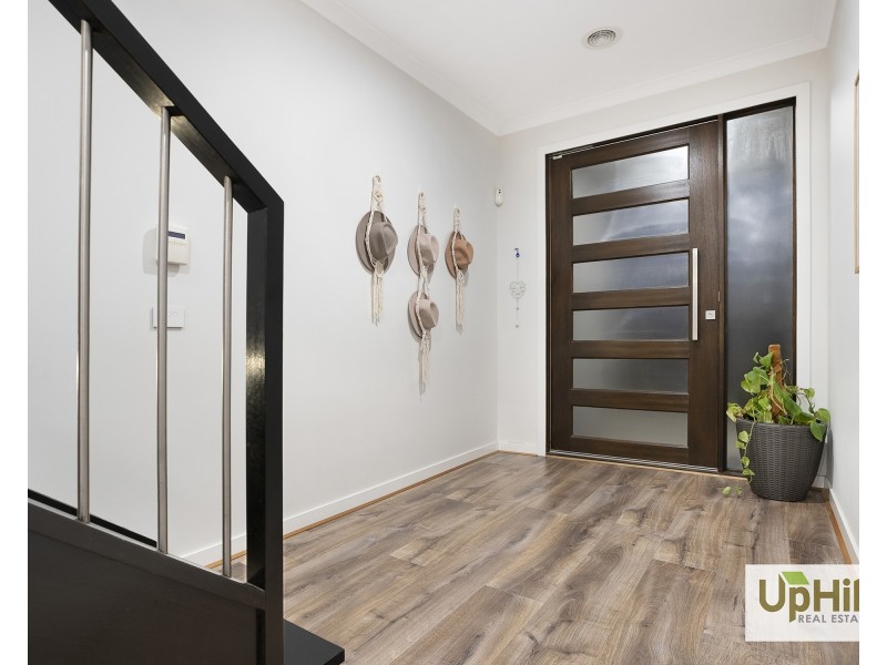 11 Everard Avenue, Clyde North VIC 3978