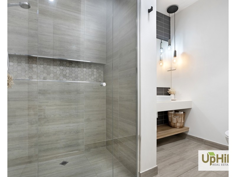 11 Everard Avenue, Clyde North VIC 3978