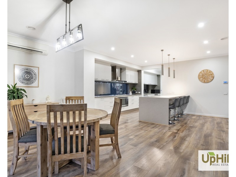 11 Everard Avenue, Clyde North VIC 3978