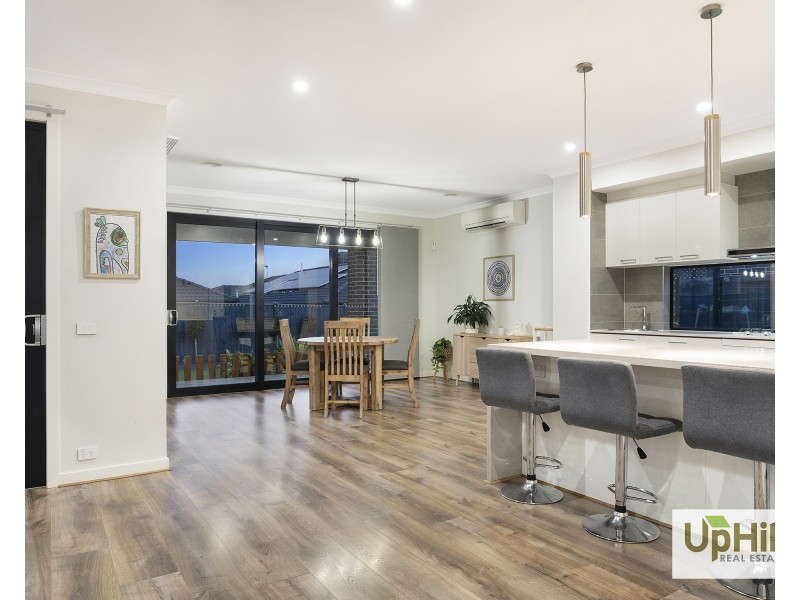 11 Everard Avenue, Clyde North VIC 3978