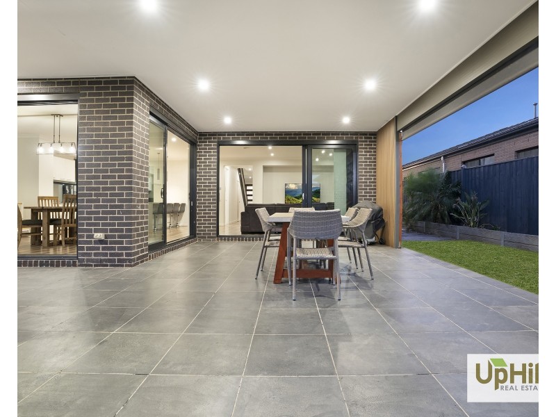 11 Everard Avenue, Clyde North VIC 3978