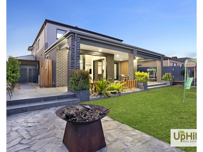 11 Everard Avenue, Clyde North VIC 3978