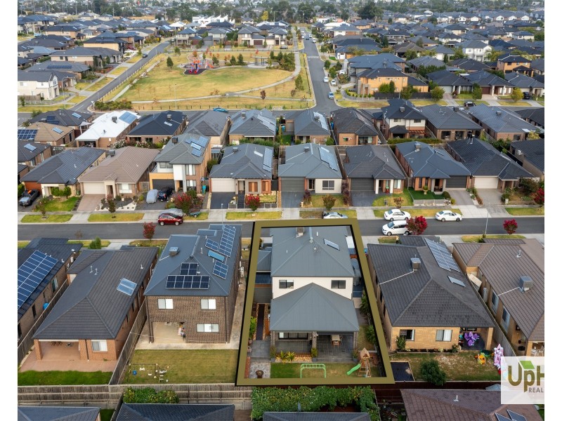 11 Everard Avenue, Clyde North VIC 3978