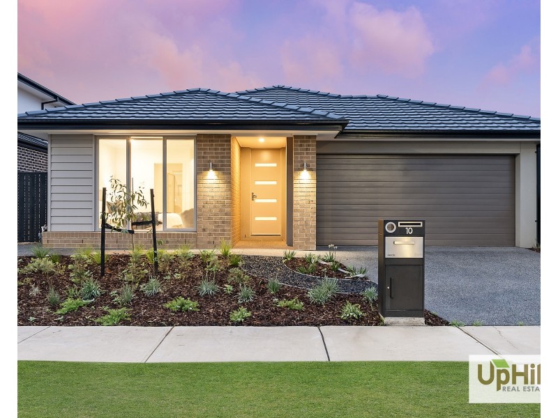 10 Praise Street, Clyde North VIC 3978
